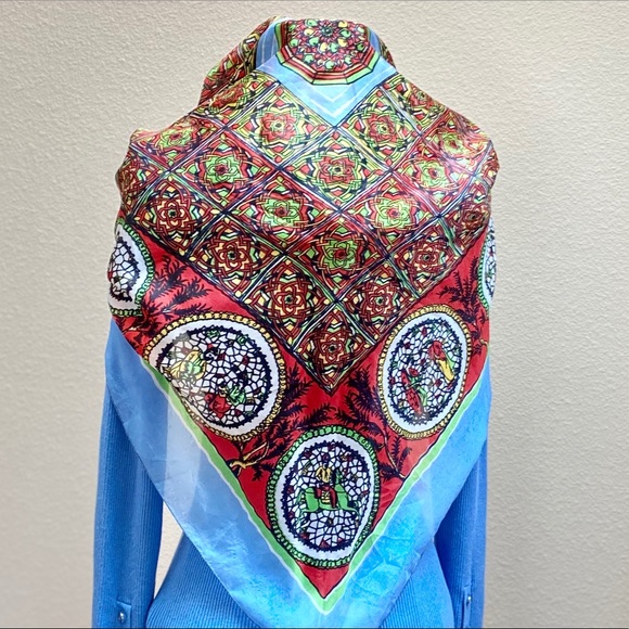 Vintage Accessories - 🇮🇹 Vtg Neoclassical Mythology Silk Medallion Scarf